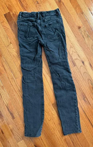 Good American high rise straight jeans thumbnail 2