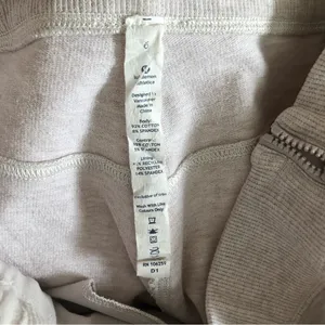 LuluLemon Sweat Pants with zip pockets 6 & Top Sz 4 thumbnail 6