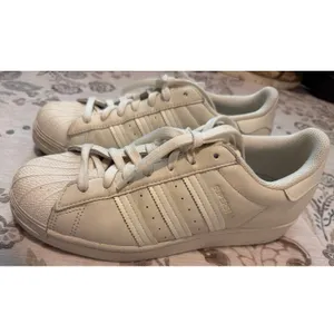 Adidas Superstar Off-White Women’s Size 9 Sneaker H03916 Low Top Shell Toe thumbnail 3