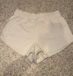 Lululemon Shorts Inner Glow 3" thumbnail 1