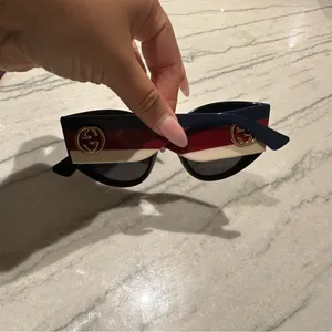 Gucci sunglasses. Thick cat eye frames thumbnail 9