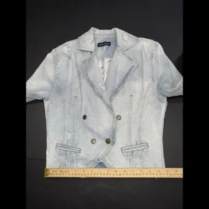 Revolve Retrofête Vivienne‎ Denim Distressed Preppy Designer Jacket SMALL thumbnail 14