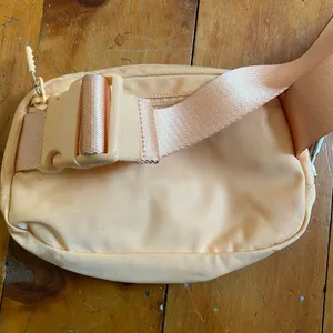 Lululemon Belt Bag thumbnail 3