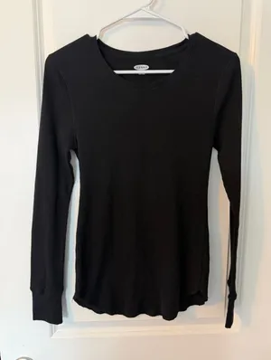 Old Navy Black Ribbed Long-Sleeve Crew Top, Sz M thumbnail 1