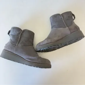 Ugg Kristin Gray Suede Leather Ankle Boots Women’s Size 9 thumbnail 3