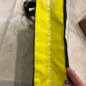 Lululemon and Kendra Scott shopping bags thumbnail 3
