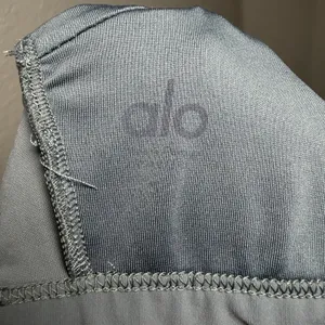 Alo‎ Yoga Warrior Ripped Sports Bra Gray Cross Back Strappy Size S Yoga Gym Chic thumbnail 10