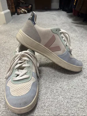 Veja Vert size 9 Low-Top Sneakers in Cream, Pastel Pink, Mint & Light Blue thumbnail 1