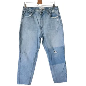 Abercrombie & Fitch The mom jeans 33 High Rise Curve Love Repair Patch Jeans thumbnail 3