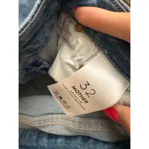 MOTHER The Looker Crop Jeans in Independent Studies Size 32‎ thumbnail 6