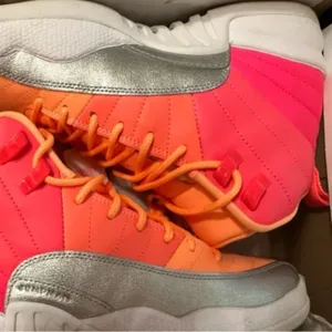 Air Jordan 12 Retro GS 'Sunrise' US Size 4.5Y •6W•36.5EUR (Preloved no box) thumbnail 1