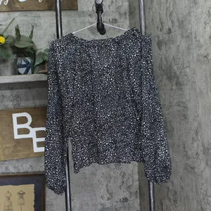 NWT Universal Thread Womens Balloon Long Sleeve Blouse 92235285 Black Abstract M thumbnail 5