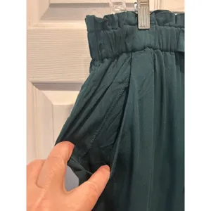 Maurices Dark Green Paperbag Waist‎ Shorts Women 16W Rayon Tie Pocket Resortwear thumbnail 2