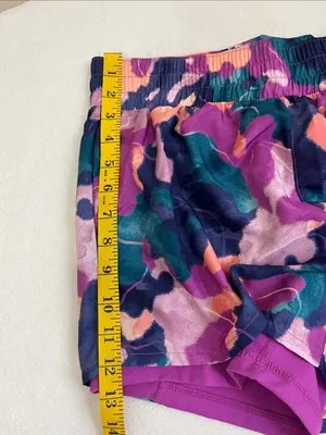 Reebok Women's Athletic Shorts Size Medium thumbnail 5