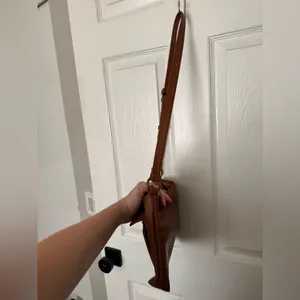 Universal Threads Tan Leather Bag thumbnail 5