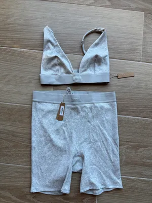 NWT SKIMS SET Light Heather Grey boxer bra set size medium thumbnail 3