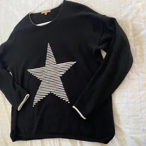KIER + J Black Cashmere Sweatshirt with White Star thumbnail 2