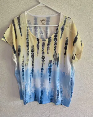 Style & Co Sport Women’s L Short Sleeve Top Yellow Blue Tie Dye Sequin thumbnail 1