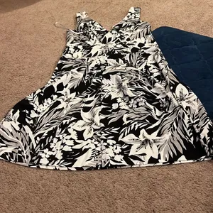 White House black market‎ midi dress 6 thumbnail 2