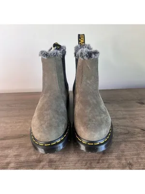 Dr. Martens Women’s Leonore Faux Fur Lined Nubuck Chelsea Boot Size 6 #666 thumbnail 3