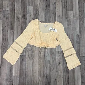 Kimchi Blue Urban outfitters Scarlet Eyelet Cropped Blouse thumbnail 3