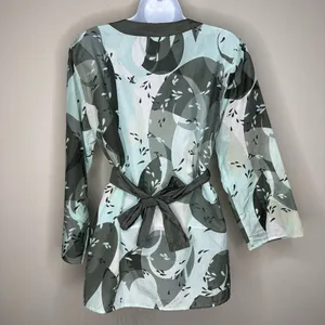 NWOT Cadeau Maternity Leaf Abstract Blouse Silk Blend in Shades of Green Size M thumbnail 5