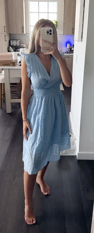 Light Blue Eyelet V thumbnail 1