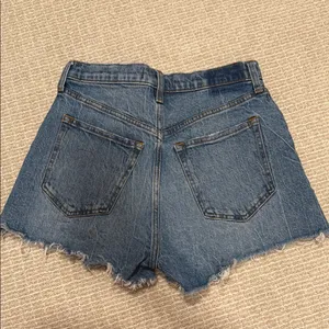 Abercrombie & Fitch The Mom Short thumbnail 4