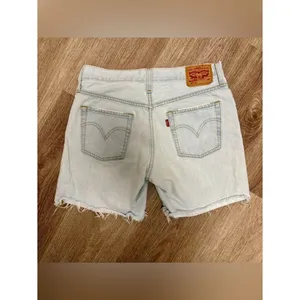 Levis Distressed Denim Shorts J4 thumbnail 3