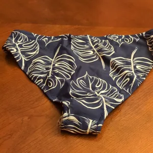 Cupshe Leaves Print Bikini Bottom Size M thumbnail 8