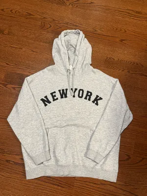 Woman’s H&M Grey "New York" Hoodie thumbnail 2