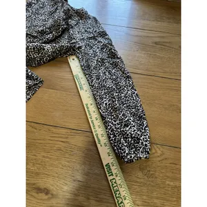 Old Navy Women Sz Small Leopard Print Popover Top Long‎ Sleeve Lightweight Shirt thumbnail 8