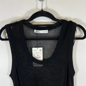 Zara Women Black Open Knit Tank Top‎ Scoop Neck Mesh Sleeveless Womens Large NWT thumbnail 2