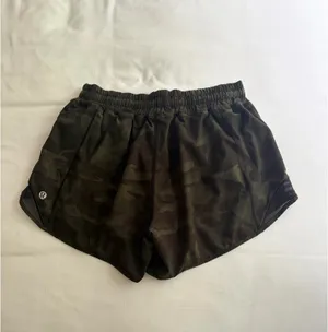 Lululemon Green Camo Hotty Hot Shorts thumbnail 2