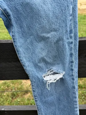 Levi’s Jeans Wedgie Straight Light Wash Distressed Size 26 thumbnail 4