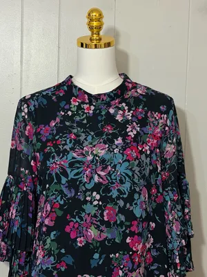 Neiman Marcus Floral Chiffon Pleated Bell Sleeve Shift Dress Size 8 thumbnail 2