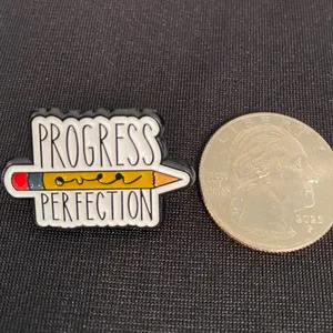 Enamel pin/magnet puts the focus where it helps the most 3FER thumbnail 2