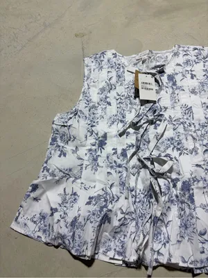 Blu pepper NWT Floral toile sleeveless pleated front tie blouse large thumbnail 2