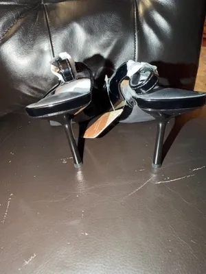 Heels Black Size 8 thumbnail 3
