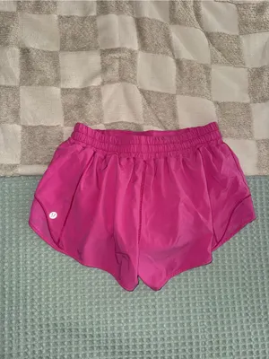 Lululemon Hotty Hot Short II *2.5" Ripened Raspberry size 8 thumbnail 4