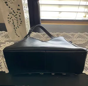 Elegant Black Handbag thumbnail 4