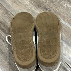 Universal Threads silver sneakers 7.5 thumbnail 9