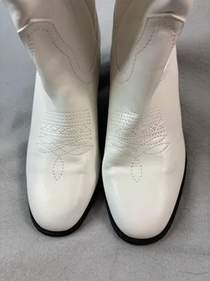 Beautiful 9.5 Western Fancy White Cowgirl Boots w Colored Lightening Bolts thumbnail 3