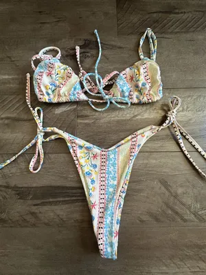 Triangl Bikini Set thumbnail 1