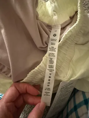 Lululemon Hotty Hot LR Short 2.5" *Lined thumbnail 4