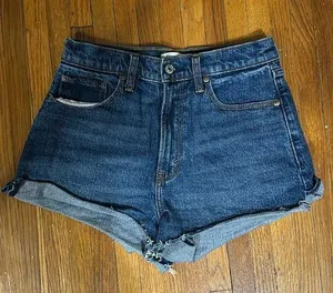 Abercrombie High waisted mom shorts - size 27 (size 4) thumbnail 1