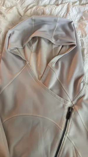 lululemon jacket  thumbnail 5