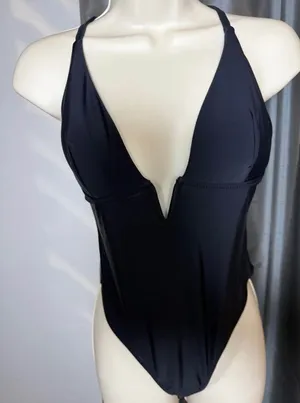 CUPSHE Women Large Swimsuit 1-Piece Bathing Suit‎ Deep V Neck Crisscross thumbnail 1