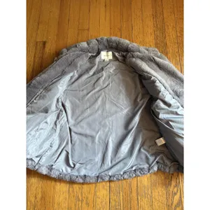 HYFVE Faux Fur Jacket Womens Medium Gray Plush Short Coat Soft Polyester Winter thumbnail 5
