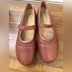 NEW FootSmart Brown Leather Mary Jane Shoes Adjustable Loafers size 9.5XW thumbnail 4